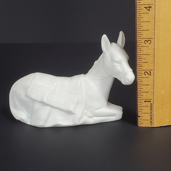 Avon Nativity Collectible The Donkey White Porcelain Christmas 1984 with Box - Picture 10 of 12